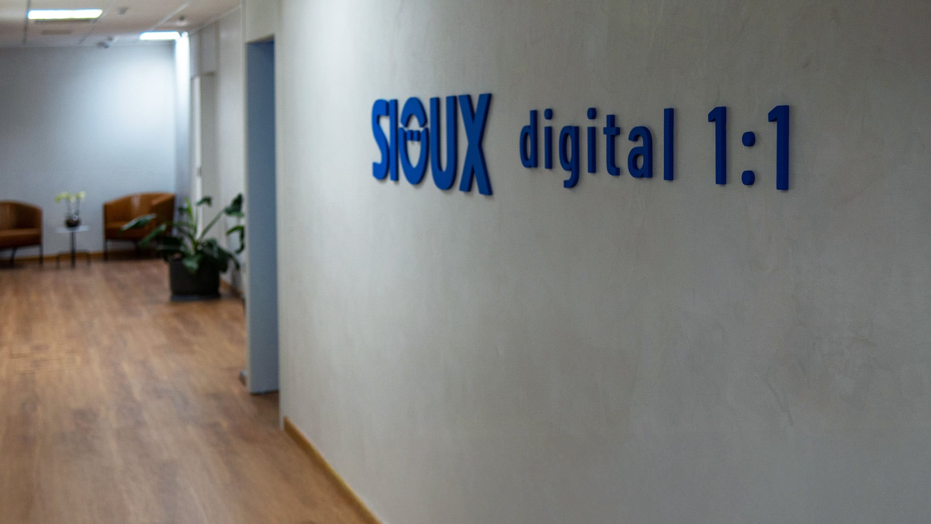 Entrada do escritório da Sioux Digital 1:1